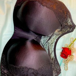 Cacique lightly lined balconette bra size 46DD.